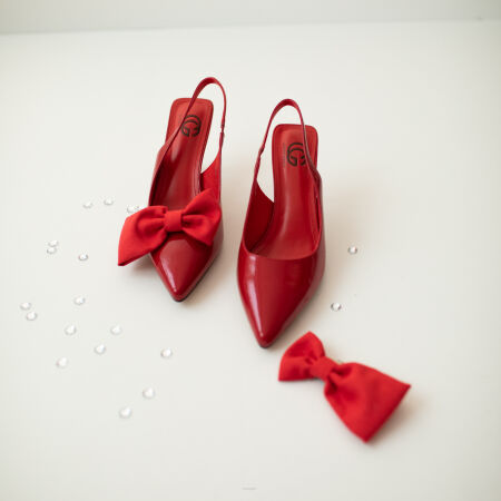 Klipsy do butów / Red Asymmetric Bows