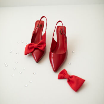 Klipsy do butów / Red Asymmetric Bows