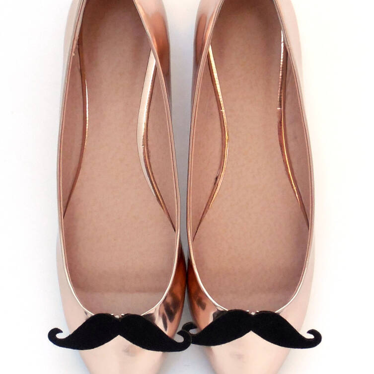 Klipsy do butów Filcowe Wąsy / Mustache